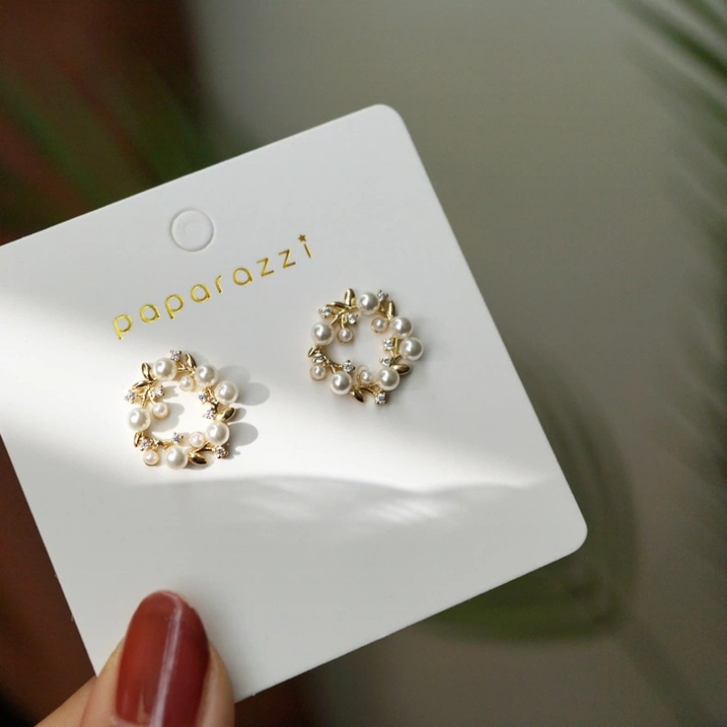 Bông Tai Vòng Hoa Ngọc Trai Nhỏ Đơn Giản Và Dễ Thương