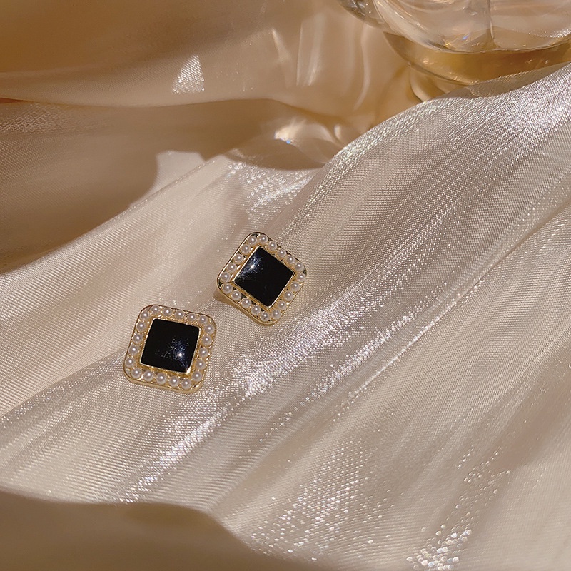 Khuyên tai nhỏ màu đen đính ngọc trai giả đơn giản phong cách Pháp cổ điển cho nữ