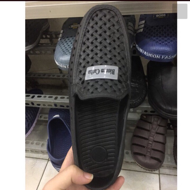 Giày nhựa nam siêu nhẹ