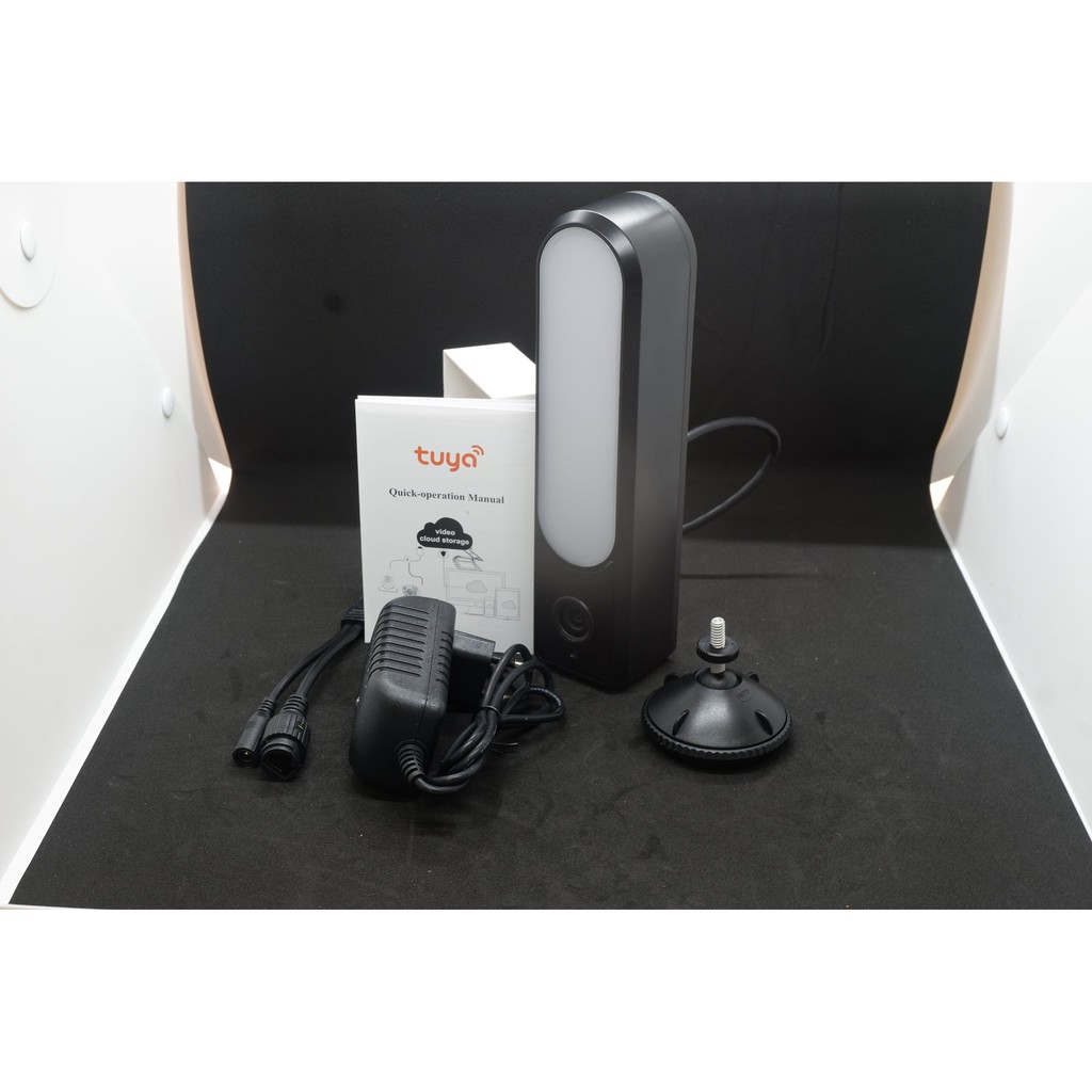 Camera wifi kết hợp đèn chống trộm Tuya