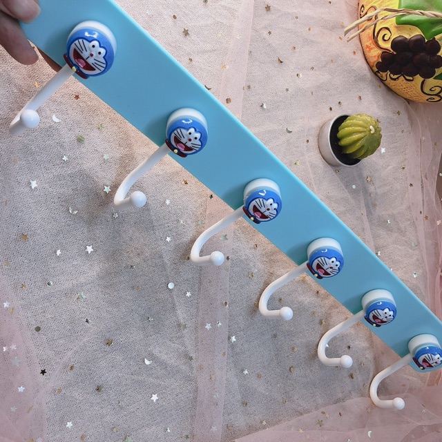 Móc dán 6 chấu Hello Kitty và Doreamon