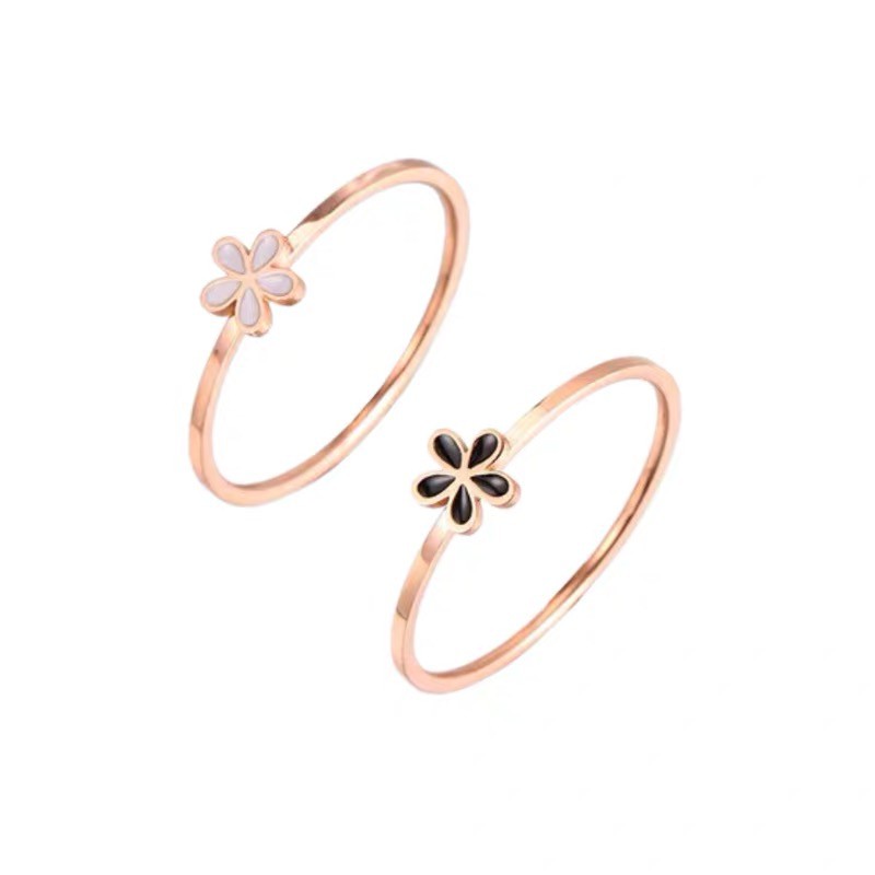 Nhẫn thép titan mạ vàng 18K chống thấm nước chống dị ứng không phai màu hình hoa cúc màu trắng/đen phong cách Hàn Quốc