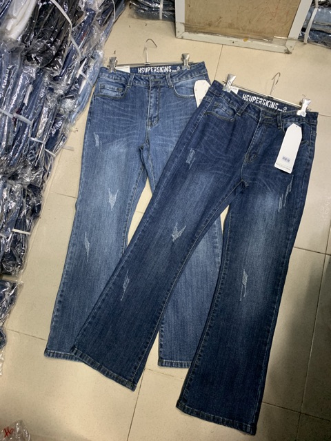 Quần ống loe xước nhẹ
