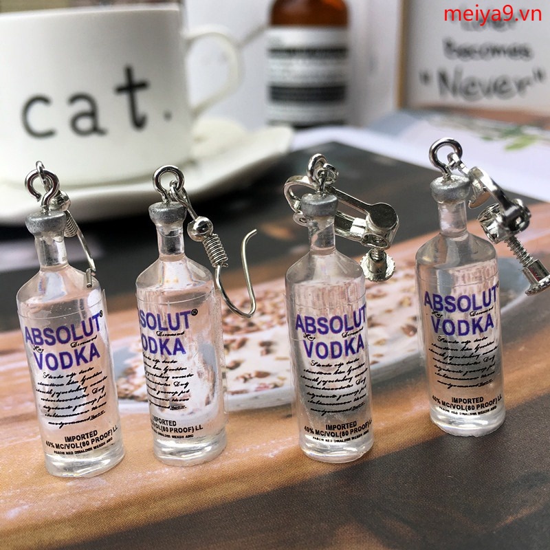 Khuyên tai hình chai nước Vodka sáng tạo ngộ nghĩnh