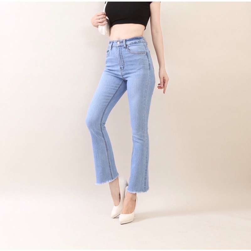 Quần Jean Nữ Ống Loe Cạp Cao co giãn cơ bản Trơn Gấu Tua  CT JEANS