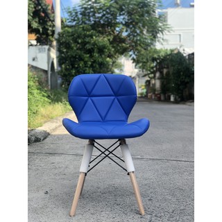 Ghế eames tam giác