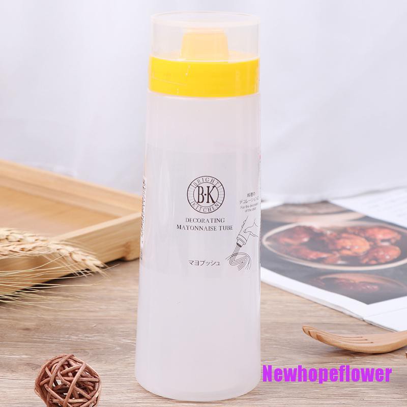 Bình Xịt Nước Sốt 4 Lỗ Tiện Dụng
