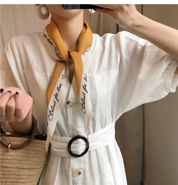 Khăn tam giác thời trang công sở