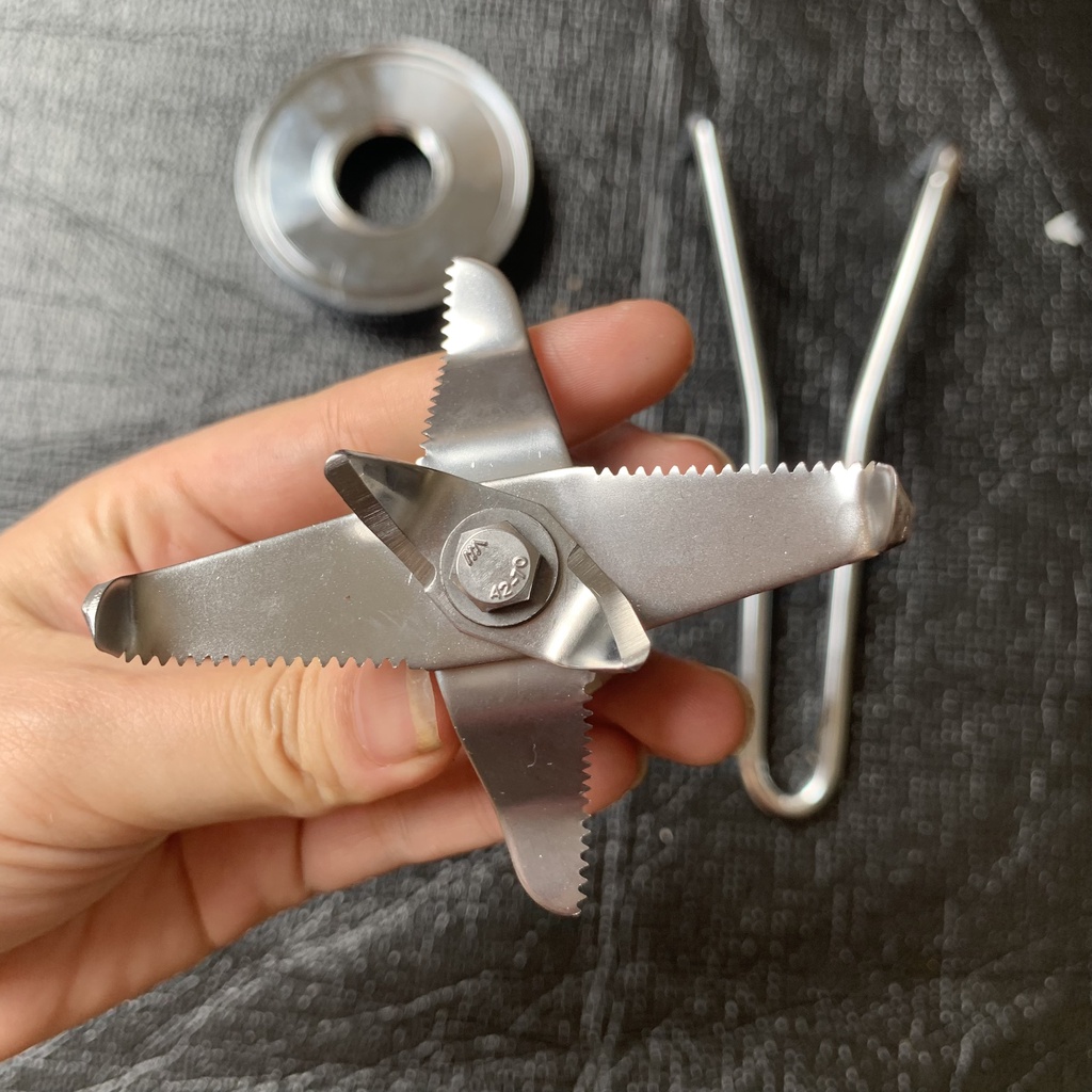 Linh kiện bán rời máy xay sinh tố công nghiệp osako 0S- 1800: bộ cối, nắp đậy, đế đỡ, cụm dao, nhông