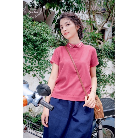 Áo linen hồng thêu tay cổ đức Lá In Hoa
