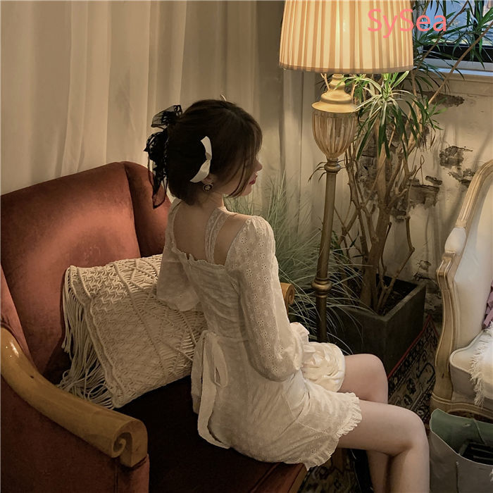Đầm Trắng Tay Dài Phối Ren Hoa Phong Cách Retro | BigBuy360 - bigbuy360.vn
