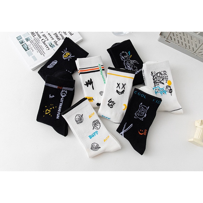 Vớ hoạ tiết cổ cao Nam Nữ phong cách thể thao, trẻ trung, năng động.