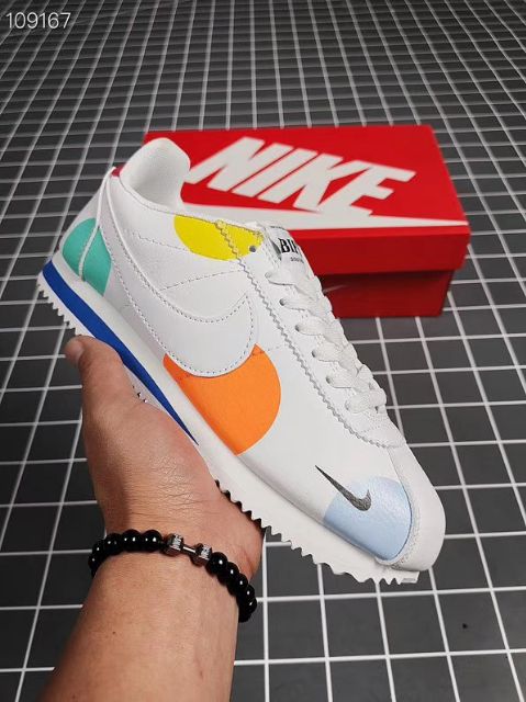 Cladsic cortez