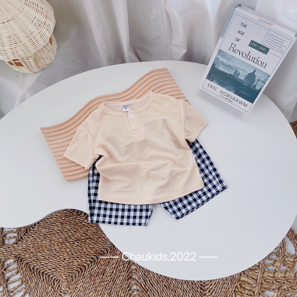 Bộ cộc tay bé trai, bộ áo cotton đũi đơn giản kèm quần thô kẻ cho bé