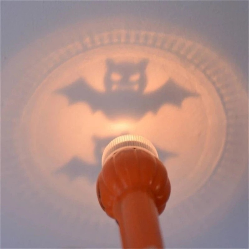 Đèn Pin Chiếu Hình Đầu Lâu Trang Trí Tiệc Halloween Cho Bé