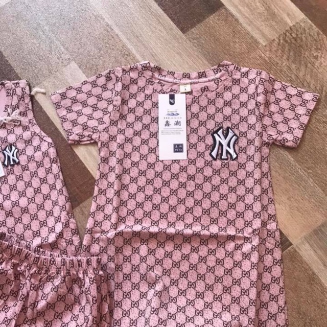 Váy gucci cho bé