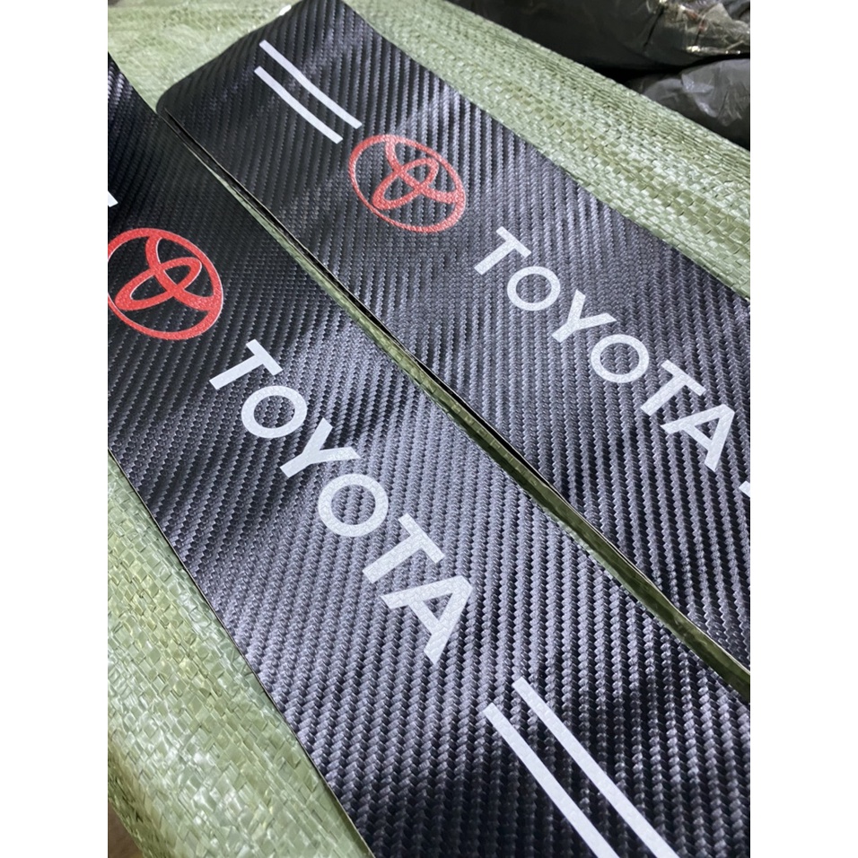 (Bản 10cm) Sét 8 miếng bậc cửa vân carbon logo TOYOTA chống trầy xước bậc xe fortuner và innova bản siêu rộng
