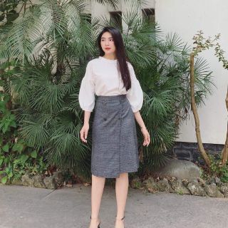 Chân váy vạt lệch