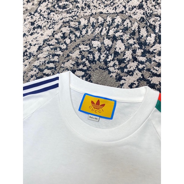Áo thun ngắn tay cổ tròn unisex màu trắng logo thương hiệu Adidas x Gucci GC/GG cao cấp