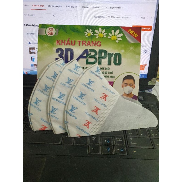Hộp 50 Chiếc Khẩu trang y tế 3D Mask LV xanh đỏ
