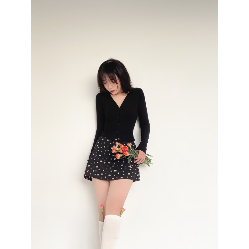 Chân váy ngắn hoa nhí MONÁ - LALA | BigBuy360 - bigbuy360.vn