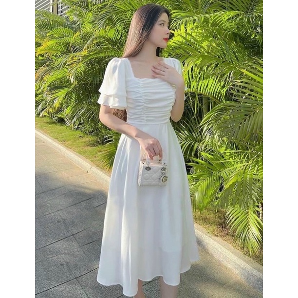 Đầm trắng cổ vuông tay bèo đi tiệc
