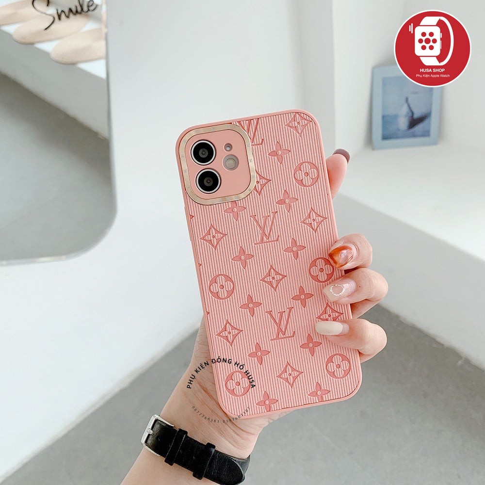 Ốp lPhone Dập Nổi Hoạ Tiết LV Khung Kim Loại Bảo Vệ Kính Camera