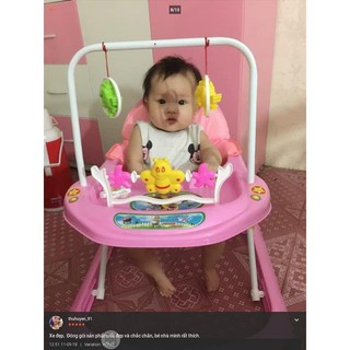 Xe tròn tập đi Song Long AA1 có nhạc cho bé. Có các màu Xanh dương, Xanh lá và màu Hồng