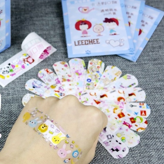 Hộp 100 miếng URGO HỌA TIẾT , gạc y tế tiện lợi cho bé