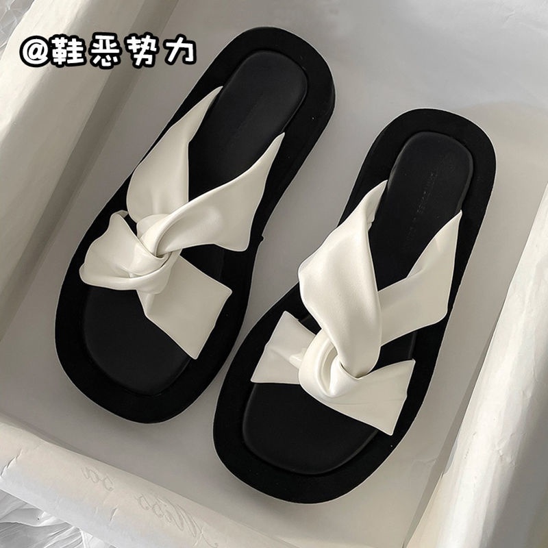 Dép Sandal Đế Dày Chống Trượt Thời Trang Mùa Hè Dễ Phối Đồ Dành Cho Nữ