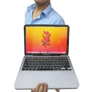 Dụng cụ ảo thuật sân khấu: Macbook xuất hiện mọi thứ