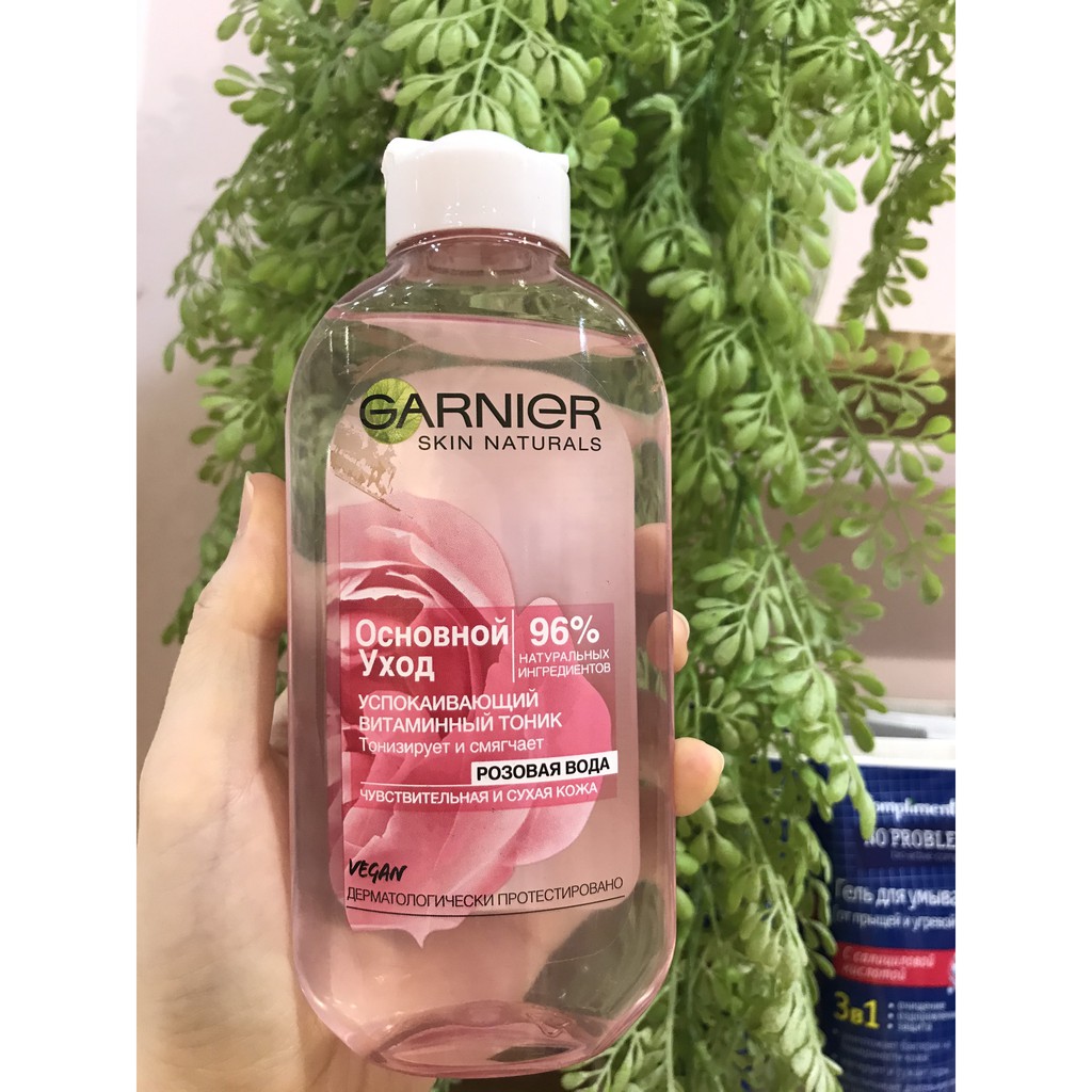 Toner Garnier Hoa hồng Rose Water dưỡng da mềm mướt, sáng hồng | BigBuy360 - bigbuy360.vn