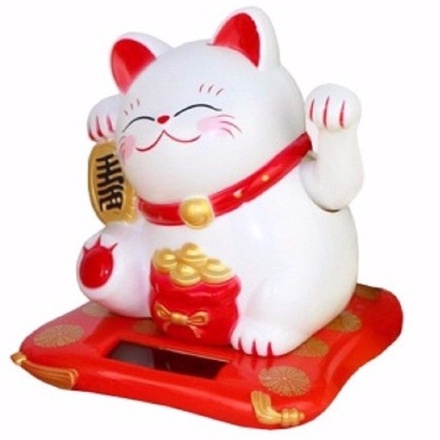 Mèo thần tài may mắn vẫy tay năng lượng mặt trời