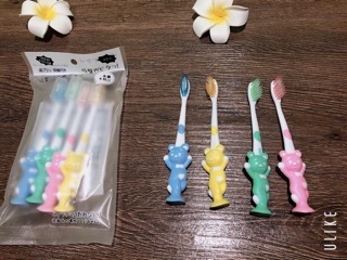 Set 4 bàn chải đánh răng cho bé