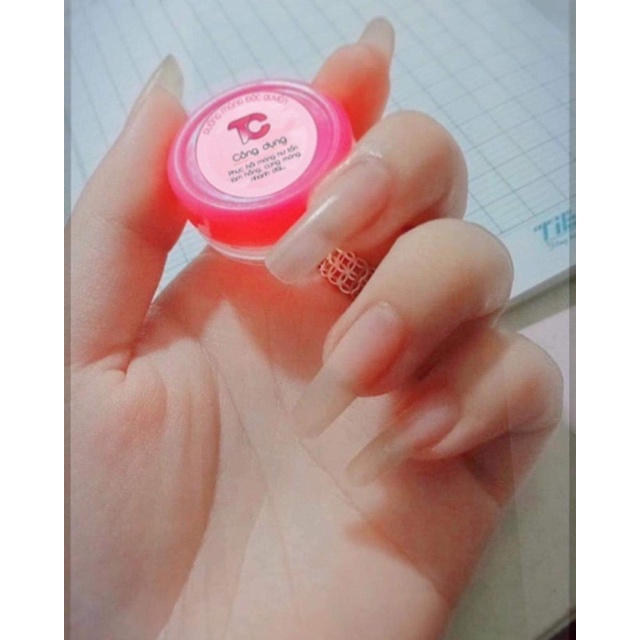 Dưỡng cứng móng kích nhanh ra làm hồng móng