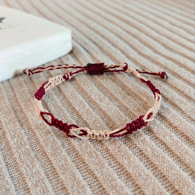 Vòng waterproof phối màu đỏ đô và kem đậm