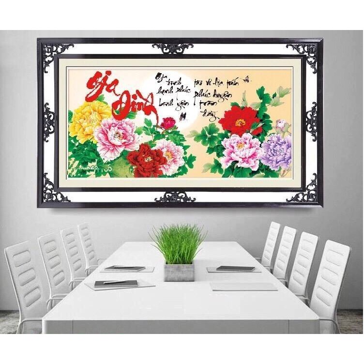 Tranh đính đá gia đình KT:75x48cm. Tranh gắn đá chưa gắn.