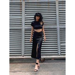Nary Skirt - chân váy lụa satin xẻ tà