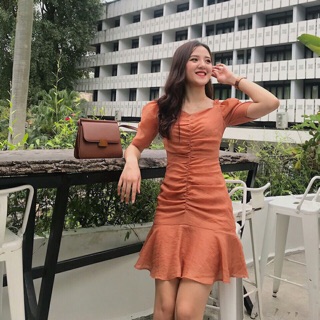 Đầm nhúm eo cổ vuông - hàng thiết kế đẹp giá rẻ