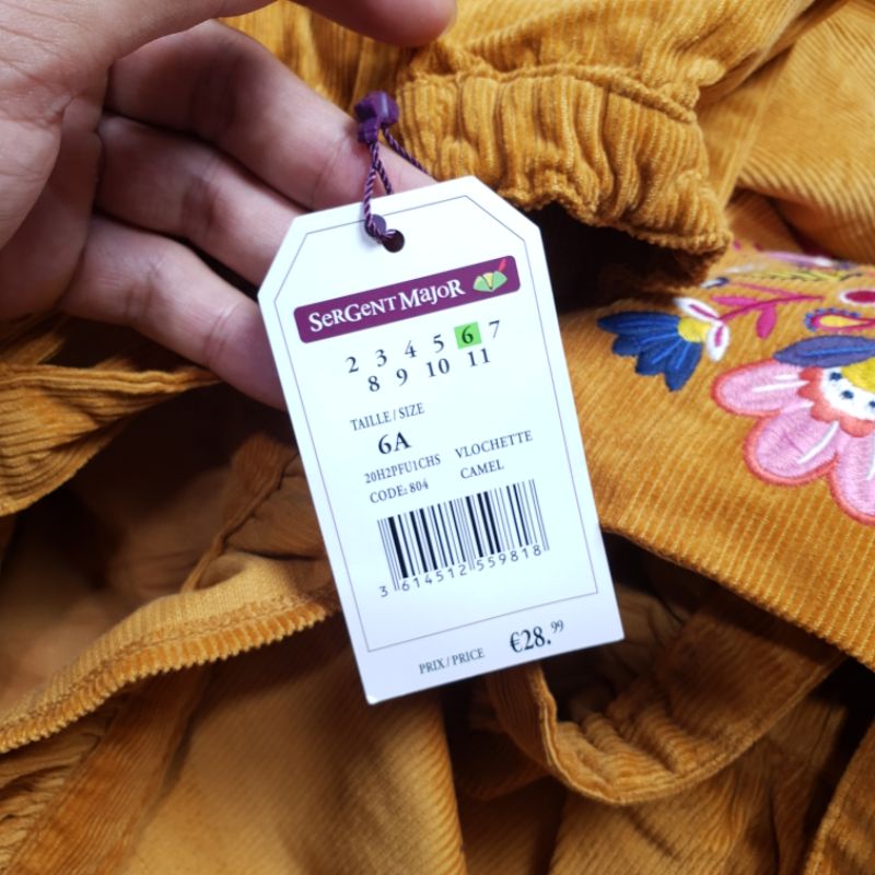 Váy yếm bé gái Sergen major dư xịn cực đẹp chất nhung tâm thêu hoa văn trước ngực