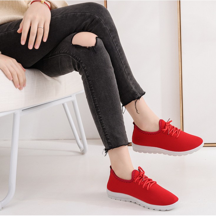 Giày buộc dây sneakers đen đỏ trơn đế dẻo mềm ( 2 màu tuỳ chọn )