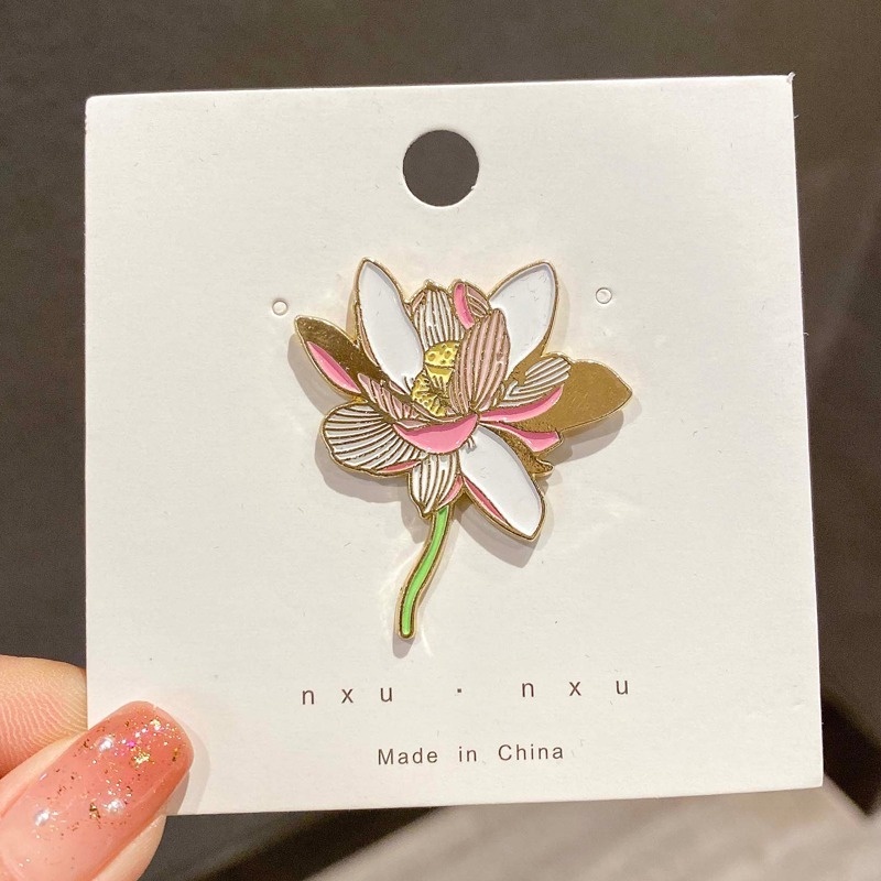 Trâm Cài Áo Kim Loại Dễ Thương