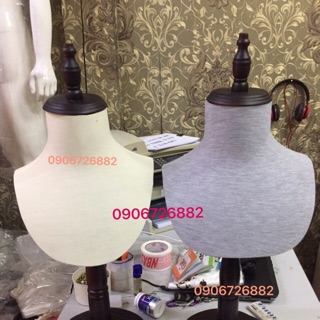 Manocanh cổ dây chuyền