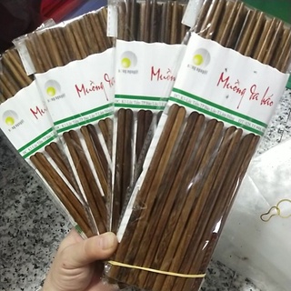 Vỉ 10 đôi đũa gỗ ( gỗ tự nhiên )