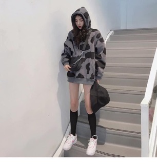 Áo hoodie bò sữa