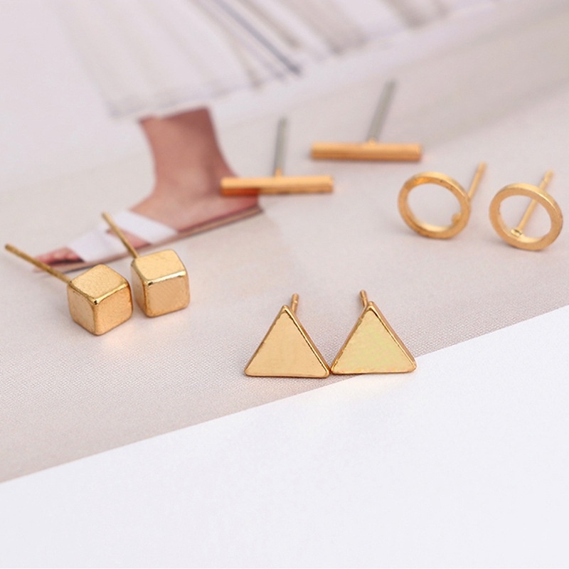 Set 4 đôi khuyên tai hợp kim tròn tam giác màu vàng/bạc/đen