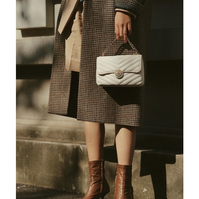 Túi lyn isabel khoá tròn màu trắng