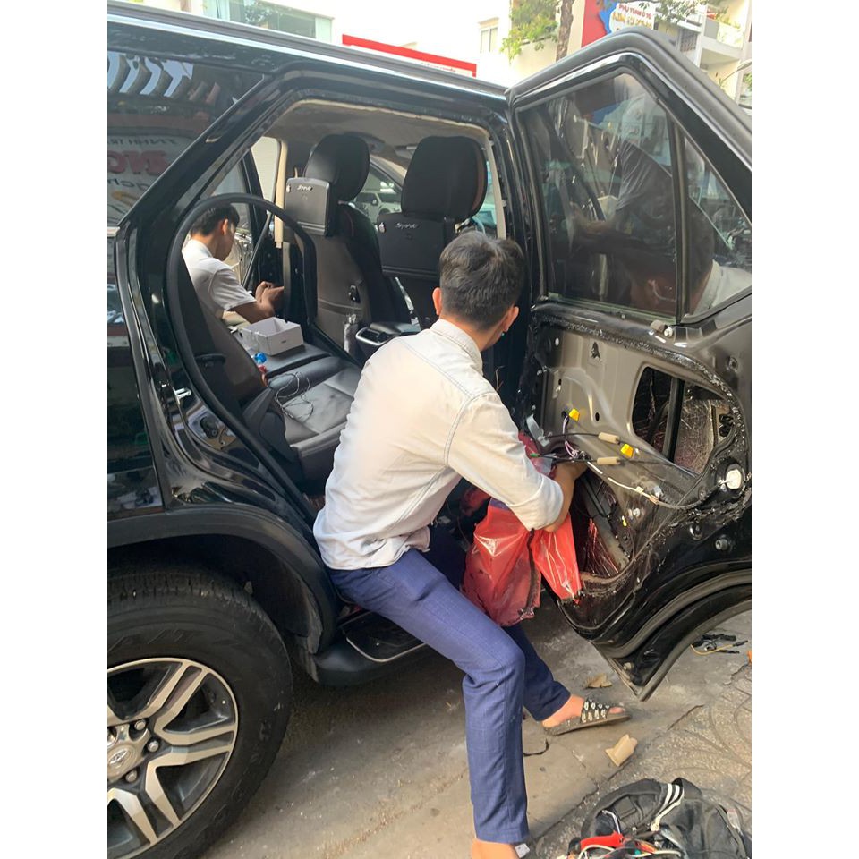 Cửa hít ô tô cho xe PORSCHE CAYENNE