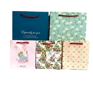 Túi giấy đựng quà tặng, mỹ phẩm giấy ivory cao cấp có quai xách cỡ vừa và nhỏ (giao mẫu ngẫu nhiên)