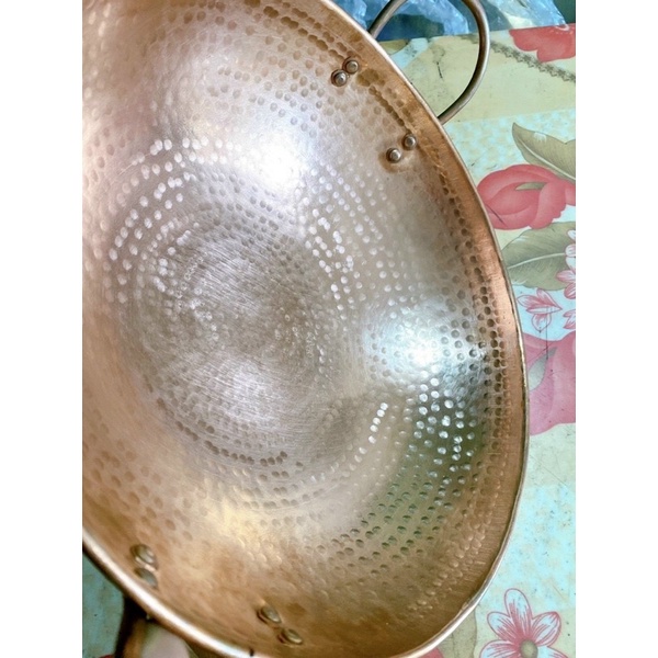 Chảo đồng đỏ rộng 30 cm cao 9 cm nặng 1 kg chất liệu bằng đồng đỏ nguyên chất nhà làm ra